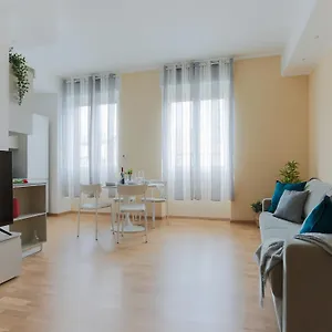 The Best Rent - Bright One-bedroom In Corso Vittorio Emanuele Ii Milán