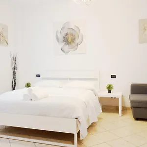  Apartment Philips Italy