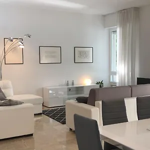  Apartment Riverview City Italy
